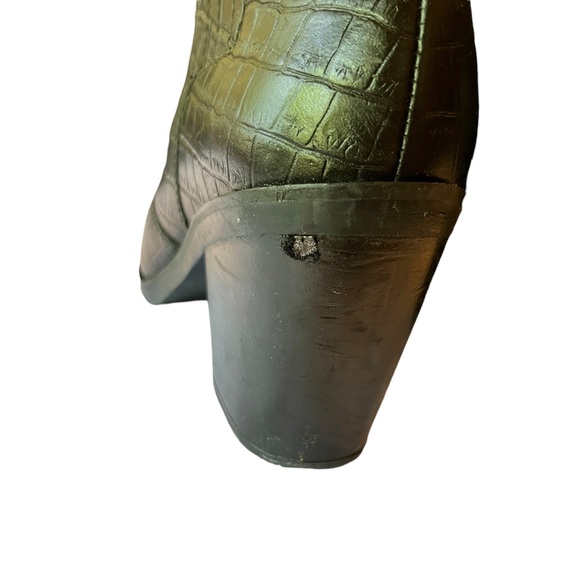 Blondo Que Leather Croc Embossed Pointed Toe Ankle Booties - Picture 8 of 11